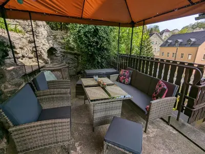 Ein Balkon oder eine Terrasse in der Unterkunft Waldblickwohnung mit Gartensauna und Kamin