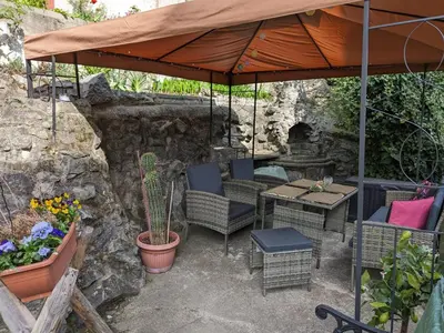 Ein Garten an der Unterkunft Waldblickwohnung mit Gartensauna und Kamin