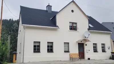 Das Gebäude in dem sich die Ferienwohnung befindet