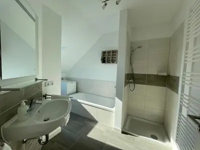 Ein Badezimmer in der Unterkunft Moderne Wohnung mit Balkon inmitten der Lausitz