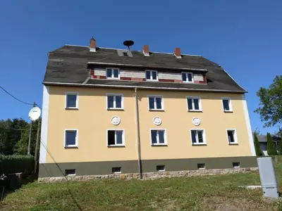 Das Gebäude in dem sich die Ferienwohnung befindet