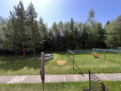Ein Garten an der Unterkunft gemütliche kleine Ferienwohnung in Altenberg