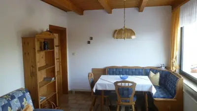 Ein Sitzbereich in der Unterkunft Ferienwohnung Frenzel