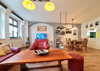 Ein Sitzbereich in der Unterkunft NEU: Großzügige Citywohnung mit XXL Dachterrasse!