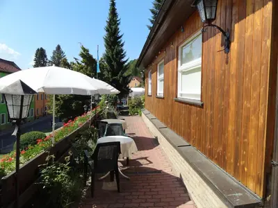 Ein Garten an der Unterkunft Pension Haus Ruth - Gartenhaus