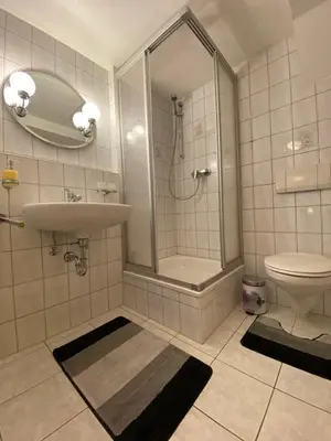 Ein Badezimmer in der Unterkunft Hotel Bielatal