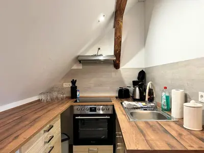 Küche/Küchenzeile in der Unterkunft Gasthaus Bomsdorf - ruhige Lage, free WLAN & Parken, Self Check-In, Smart-TV
