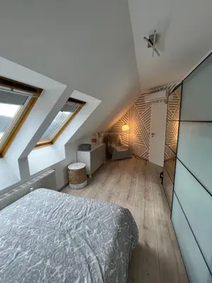 Ein Bett oder Betten in einem Zimmer der Unterkunft 105 QM neues klimatisiertes Appartment für Familien Privater Parkplatz