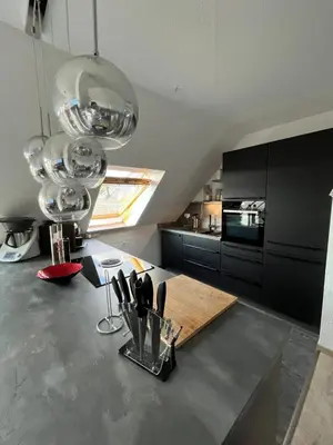 Küche/Küchenzeile in der Unterkunft 105 QM neues klimatisiertes Appartment für Familien Privater Parkplatz