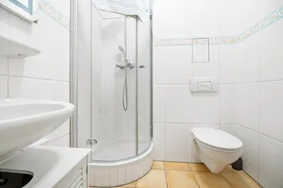 Ein Badezimmer in der Unterkunft GREENs - ruhige schöne 1RWhg gut gelegen mit Balkon