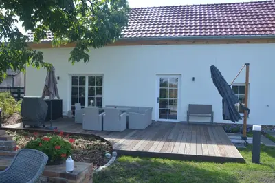 Ein Garten an der Unterkunft Haus Hummel