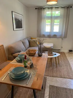 Ein Sitzbereich in der Unterkunft FeWo Ostrau, neues Bad, neue Küche, zentral, Sandstein-Ferien, Terrasse