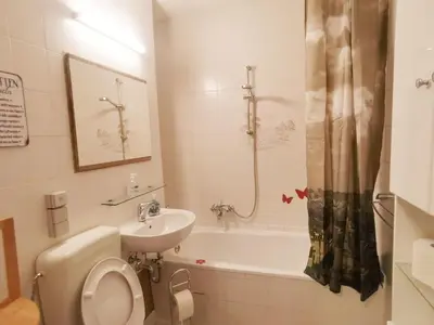 Ein Badezimmer in der Unterkunft Fewo Oeffingener Meißen