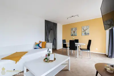 TV/Unterhaltungsangebot in der Unterkunft PINEAPPLE APARTMENTS - Dresden Mitte II - free parking