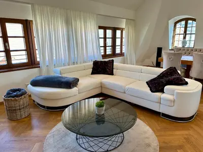 Ein Sitzbereich in der Unterkunft Luxus Suite mit einmaligem Blick auf die Frauenkirche