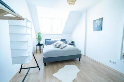 Ein Bett oder Betten in einem Zimmer der Unterkunft FullHouse - Chemnitz - M34 - 3 Beds - Nespresso