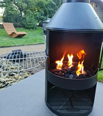 Ein für Gäste verfügbarer Grill im Ferienhaus