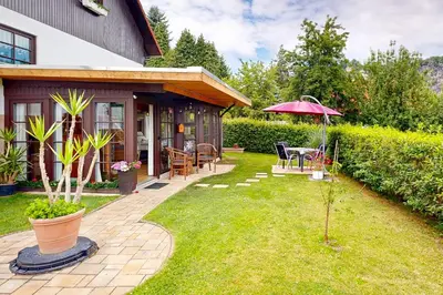 Ein Garten an der Unterkunft Ferienwohnung Sächsische Schweiz Kurort Rathen