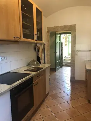 Küche/Küchenzeile in der Unterkunft Ferienwohnung Villa Barbara auf der sächsischen Weinroute