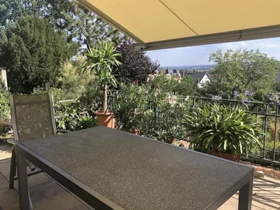 Ein Balkon oder eine Terrasse in der Unterkunft Ferienwohnung Villa Barbara auf der sächsischen Weinroute