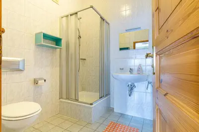 Ein Badezimmer in der Unterkunft Apartmenthaus in Chemnitz für Monteure