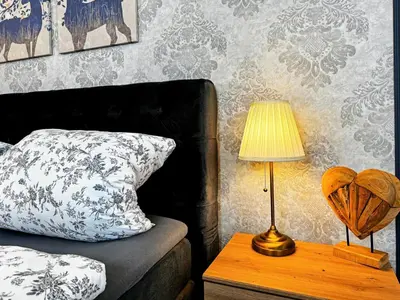 Ein Sitzbereich in der Unterkunft Ferienwohnung Villa Nieske - Jugendstil Denkmal, free WLAN & Parken, Self Check-In, Smart-TV