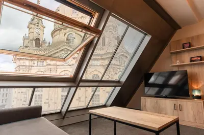 Ein Sitzbereich in der Unterkunft Familienapartment mit Panoramablick zur Frauenkirche