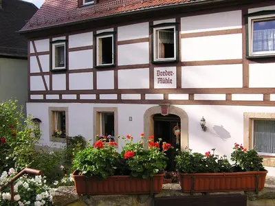 Das Gebäude in dem sich die Ferienwohnung befindet
