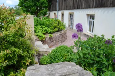 Ein Garten an der Unterkunft Fährmannshof im Elbtal