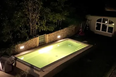 Der Swimmingpool an oder in der Nähe von Wohlfühl-Apartment am Paradiesberg