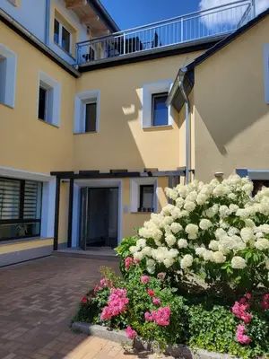 Das Gebäude in dem sich die Ferienwohnung befindet