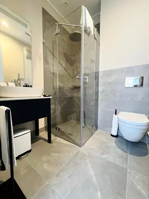 Ein Badezimmer in der Unterkunft Luxury Home / 3-Raum-Suite an der Frauenkirche / 6