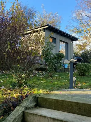 Ein Garten an der Unterkunft Haus Mathilda - Kurort Gohrisch - Kamin - Terrasse - Gartensauna - Parkplatz