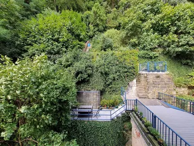 Ein Garten an der Unterkunft ArtHouse Bad Schandau