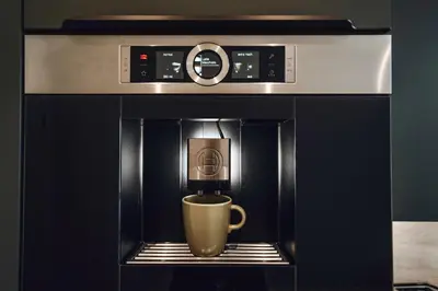 Küche/Küchenzeile in der Unterkunft EDLER WOHNRAUM Luxuriöse 2 SZ mit Balkon, Kaffeevollautomat, Klima & Lift