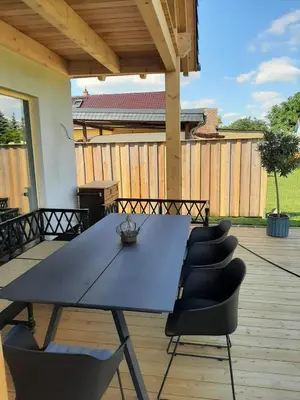 Ein Balkon oder eine Terrasse in der Unterkunft Landliebe, Ferienhaus, 3 Schlafzimmer mit Sauna und Outdoor Whirlpool