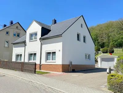 Das Gebäude in dem sich die Ferienwohnung befindet
