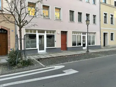 Das Gebäude in dem sich das Ferienhaus befindet