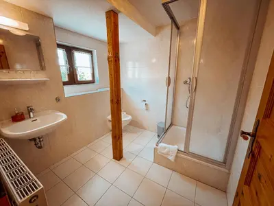 Ein Badezimmer in der Unterkunft Pension Zum Erzgebirge