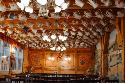 Ein Restaurant oder anderes Speiselokal in der Unterkunft Pension Zum Erzgebirge