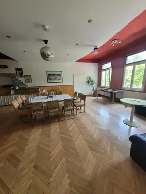 Ein Sitzbereich in der Unterkunft Pension Schützenhaus Leisnig