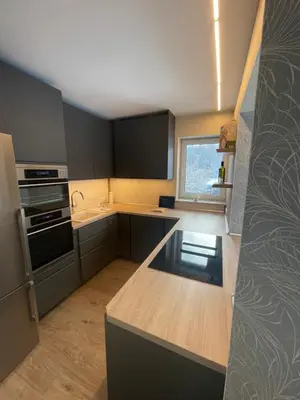Küche/Küchenzeile in der Unterkunft The Coffee Jacket Apartment