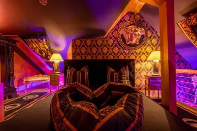 Ein Bett oder Betten in einem Zimmer der Unterkunft N vogue Apartment - Außergewöhnliche Unterkunft in Zentrumsnähe